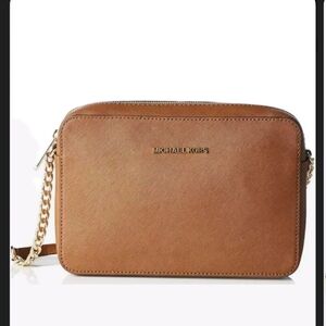 🎁 BNWT Michael Kors Jet Item Large  Crossbody Brown Saffiano Leather Bag